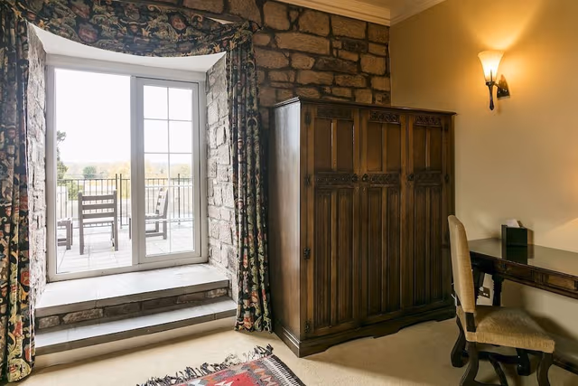 Themed Four Poster