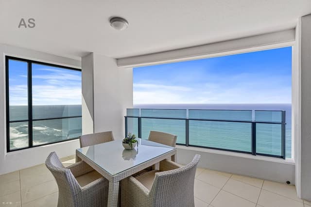 Level 56 Luxury Apartment, 3 Bedrooms, 2 Bathrooms, Ocean View
