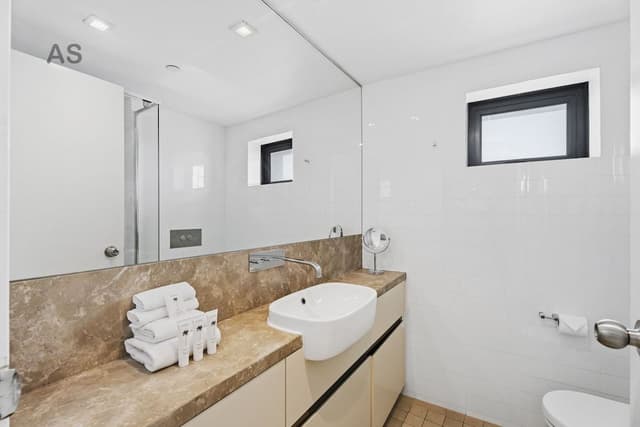 Level 43 Luxurious Apartment, 3 Bedrooms, Accessible, Ocean View