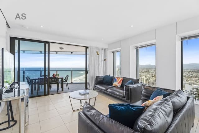 Level 43 Luxurious Apartment, 3 Bedrooms, Accessible, Ocean View