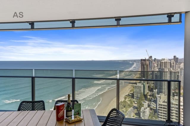 Level 43 Luxurious Apartment, 3 Bedrooms, Accessible, Ocean View