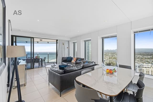 Level 43 Luxurious Apartment, 3 Bedrooms, Accessible, Ocean View