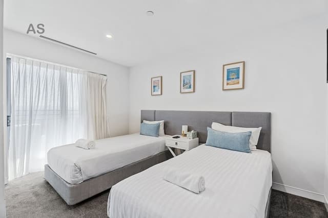 Level 56 Luxury Apartment, 3 Bedrooms, 2 Bathrooms, Ocean View