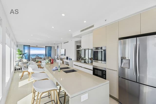 Level 56 Luxury Apartment, 3 Bedrooms, 2 Bathrooms, Ocean View