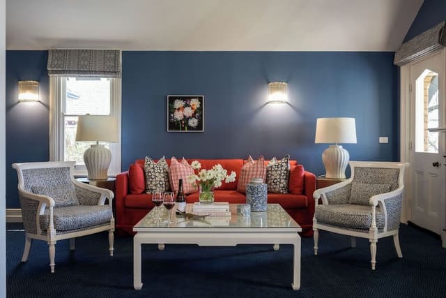 Signature Suite, 1 King Bed, Balcony, Garden View