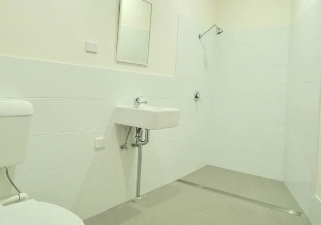 Standard Twin Room, 2 Twin Beds, Shared Bathroom