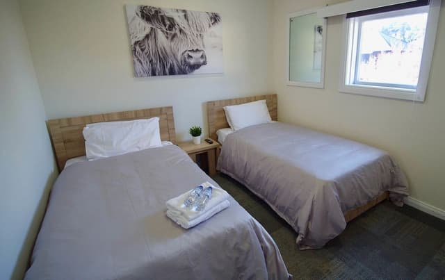 Standard Twin Room, 2 Twin Beds, Shared Bathroom