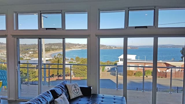 Superior House, Beach View