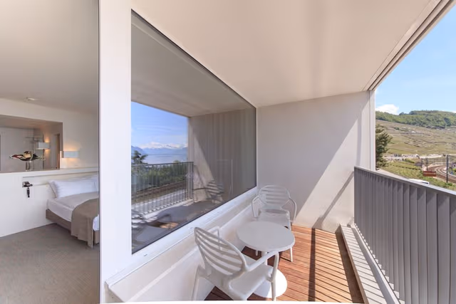 Suite, Balcony, Lake View