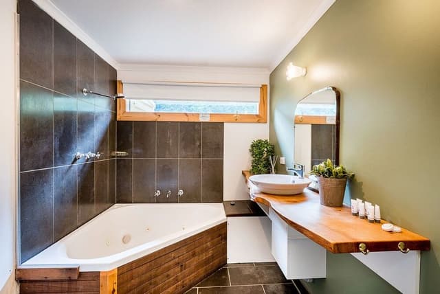 Standard Bungalow, 2 Bedrooms (The Razorback)