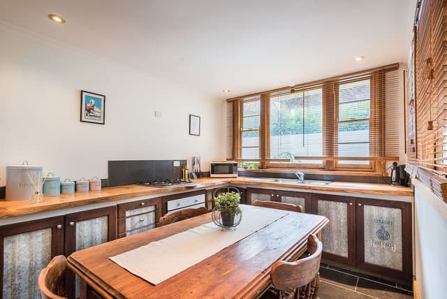 Standard Bungalow, 2 Bedrooms (The Razorback)