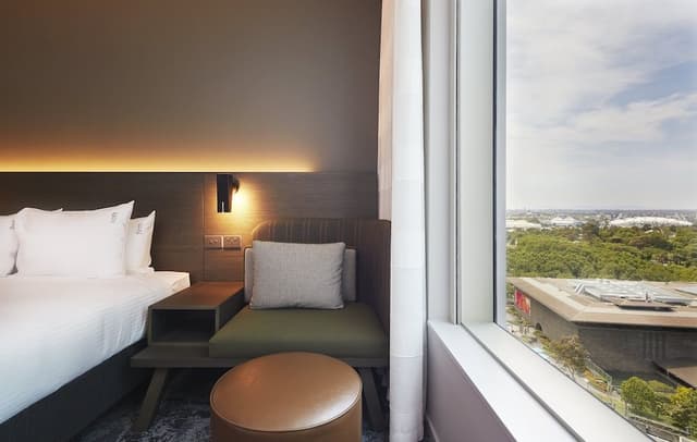 Standard Room, 1 Queen Bed (High Floor)