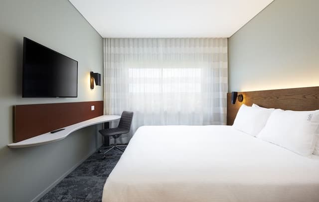Standard Room, 1 Queen Bed (High Floor)