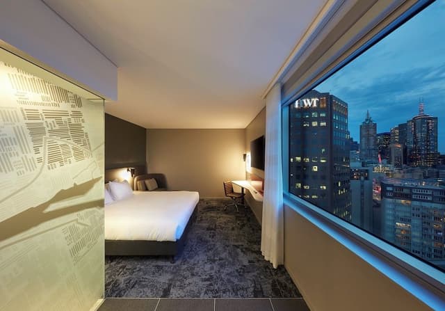 Standard Room, 1 King Bed (High Floor)