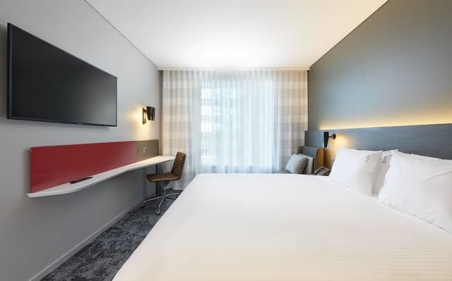 Standard Room, 1 King Bed (High Floor)