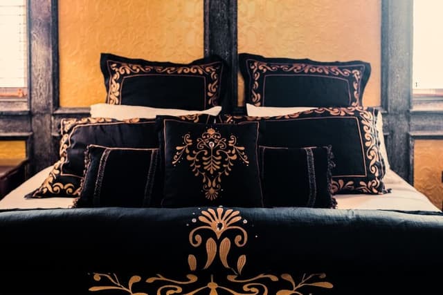 Luxury King Suite