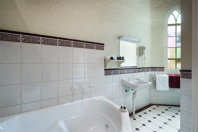 Luxury King Suite