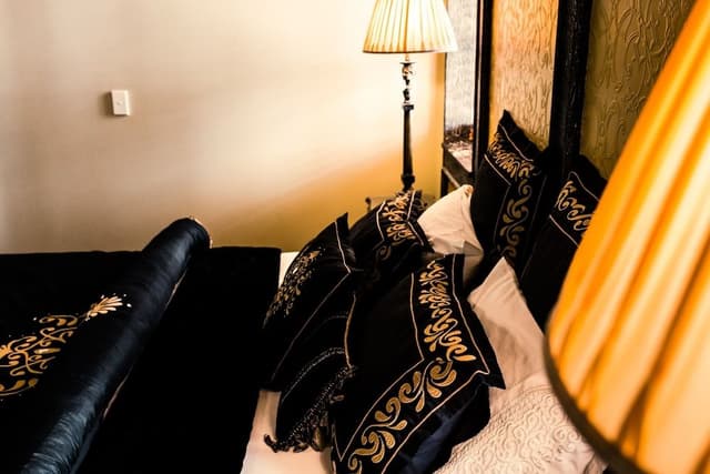 Luxury King Suite