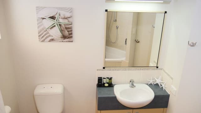 Spacious 1 Bedroom Resort Studio with Ocean Views
