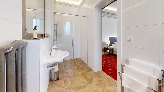 Superior Deluxe Double Room, 2 Twin Beds, Lake View with Balcony