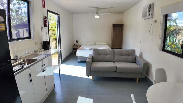 Deluxe Cabin, 1 Queen Bed