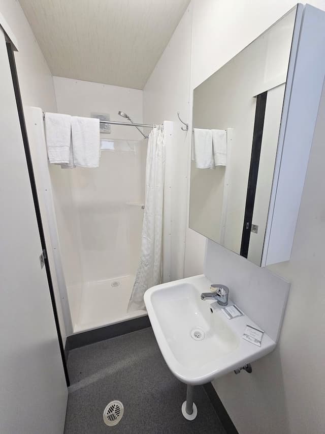 Deluxe Cabin, 1 Queen Bed