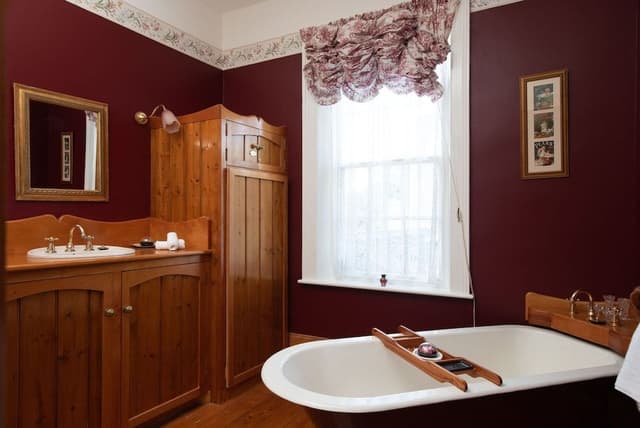 Superior House, Jetted Tub, Garden View