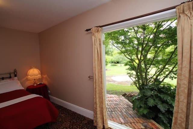 Garden Room, Accessible (Frank's Unit)