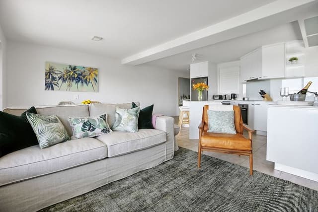 Deluxe Apartment, 1 King Bed, Balcony, Ocean View