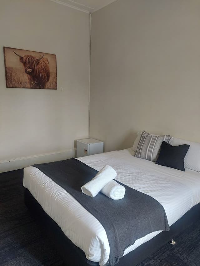 Double Room, 1 Queen Bed, Shared Bathroom