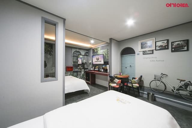 Room (2 bedroom)