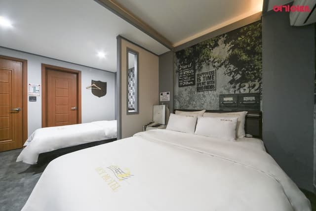 Room (2 bedroom)