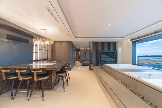 [Breakfast for 2] Pent House