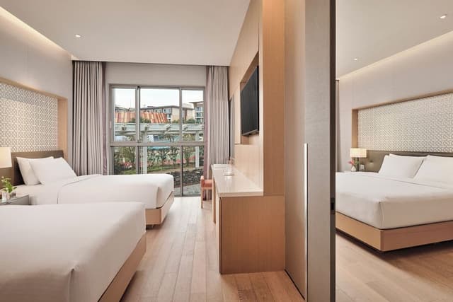 [Hanbok PKG] Family Connecting Room (Theme Park BIG3 Ticket for all) + Hanbok rental 4 hours for 2