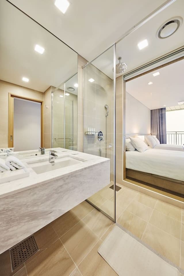 [ALL-IN PKG] Deluxe Double Room, Lake View(Breakfast, Pool, Sauna, Fitness For 2)