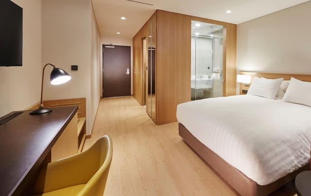 [ALL-IN PKG] Deluxe Double Room, Lake View(Breakfast, Pool, Sauna, Fitness For 2)