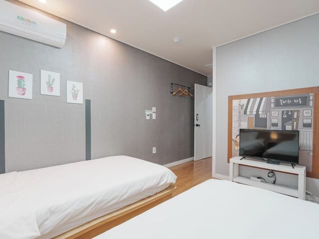 Standard Twin Room, 1 Bedroom, Non Smoking, Private Bathroom (Breakfast not provided)