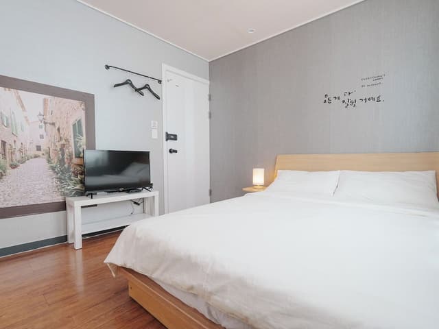 Standard Double Room, 1 Double Bed, Non Smoking, Private Bathroom (Breakfast not provided)