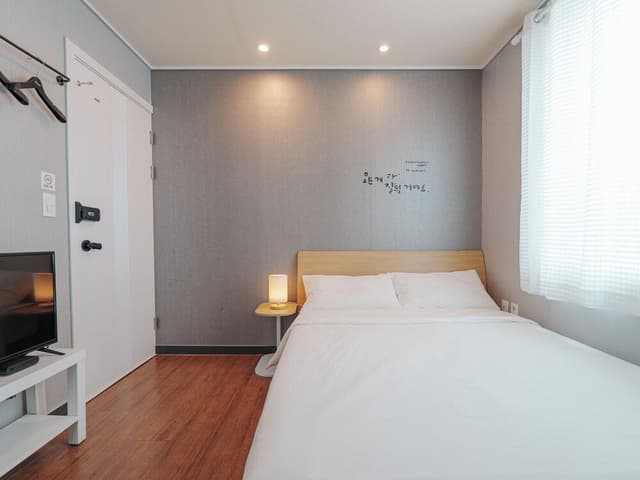 Standard Double Room, 1 Double Bed, Non Smoking, Private Bathroom (Breakfast not provided)