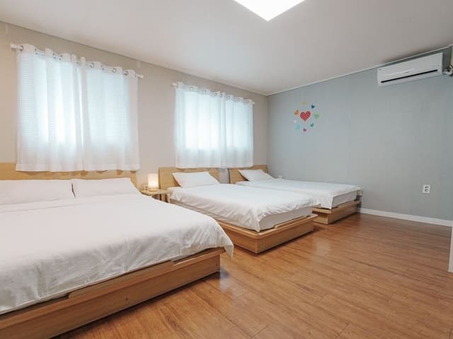 Family Room, Non Smoking, Private Bathroom (Breakfast not provided/Room Type Random Assignment)