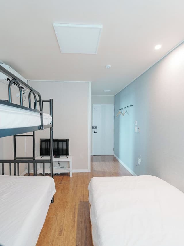 Standard Triple Room, 1 Bedroom, Non Smoking, Private Bathroom (Breakfast not provided)