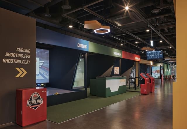 [All INC for 2] West Tower Suite A - Breakfast + Water Park + Kids club 1hour or 2 screen games