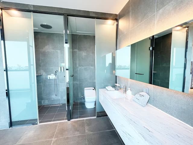 Family Suite, 2 Double Beds, Non Smoking, Partial Ocean View