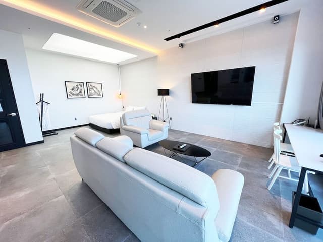 Family Suite, 2 Double Beds, Non Smoking, Partial Ocean View
