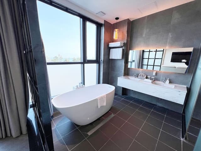 Family Suite, 2 Double Beds, Non Smoking, Partial Ocean View