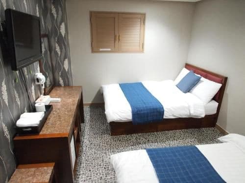 Quadruple Room with Private Bathroom