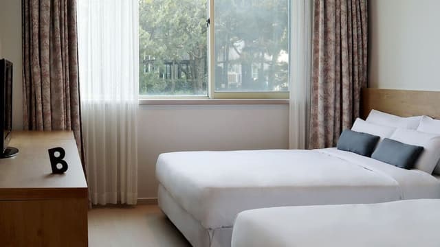 [Pool Ticket] Deluxe Twin: The Suites Hotel Jeju Pool Ticket
