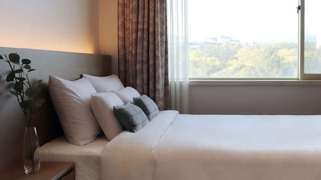 [Pool Ticket] Family Triple: The Suites Hotel Jeju Pool Ticket