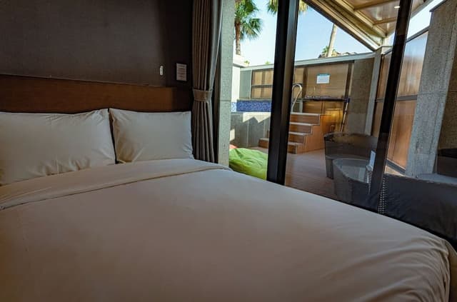 Pool Villa Royal Suite (Free use of Infinity Pool included)