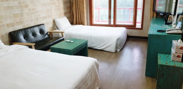 Basic Twin Room